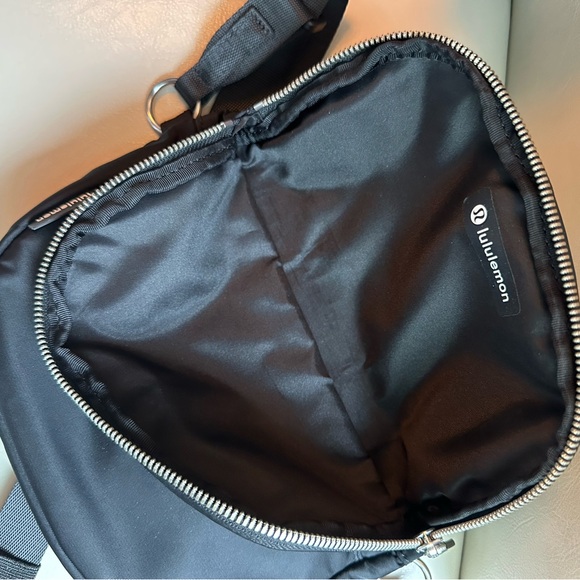 Lululemon All Night Festival Bag *Micro 2L - Picture 4 of 5